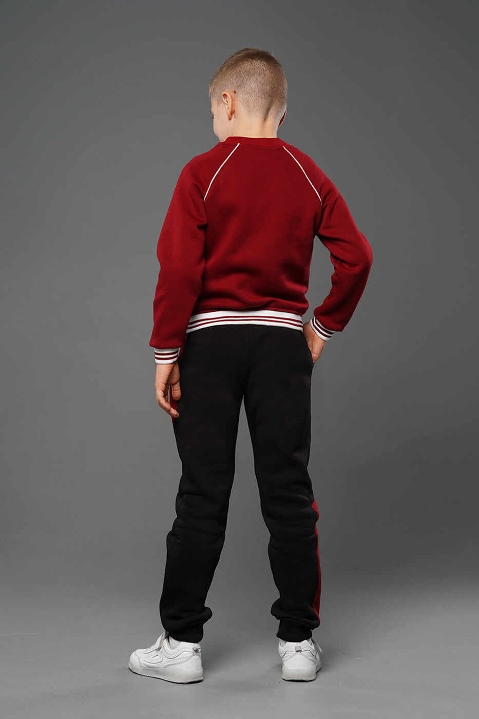 detskaya-tolstovka-kostyum-dzhej-cveta-bordo1