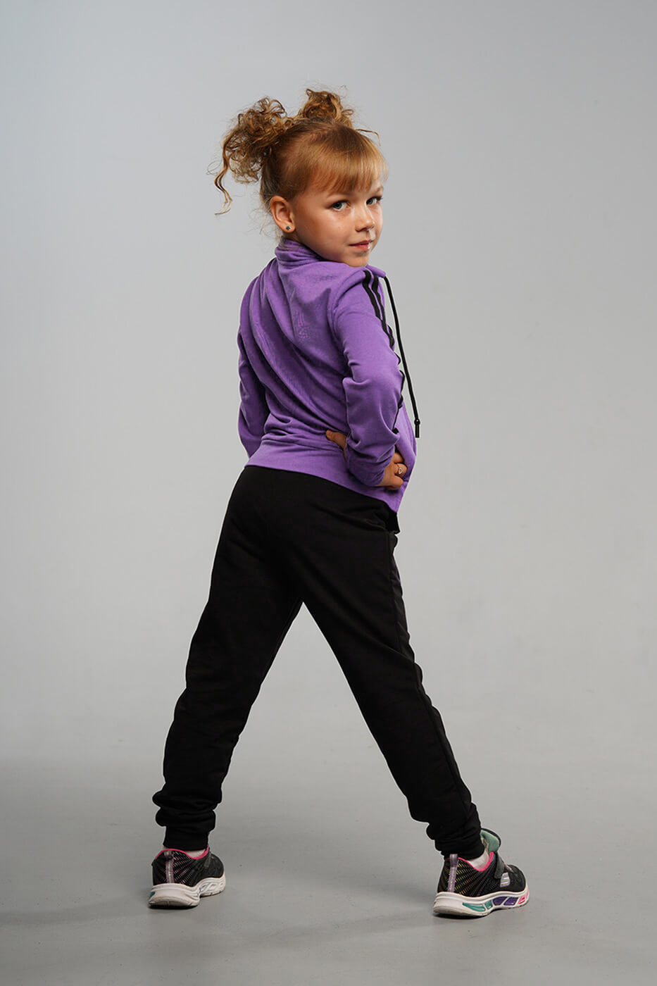 detskij-sportivnyj-kostyum-liza-sirenevogo-cveta2
