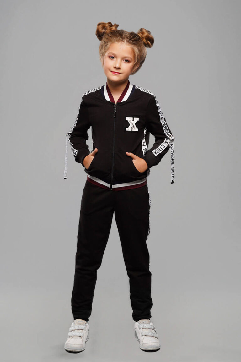 sportivnyj-kostyum-dlya-devochki-helen-chernogo-cveta3