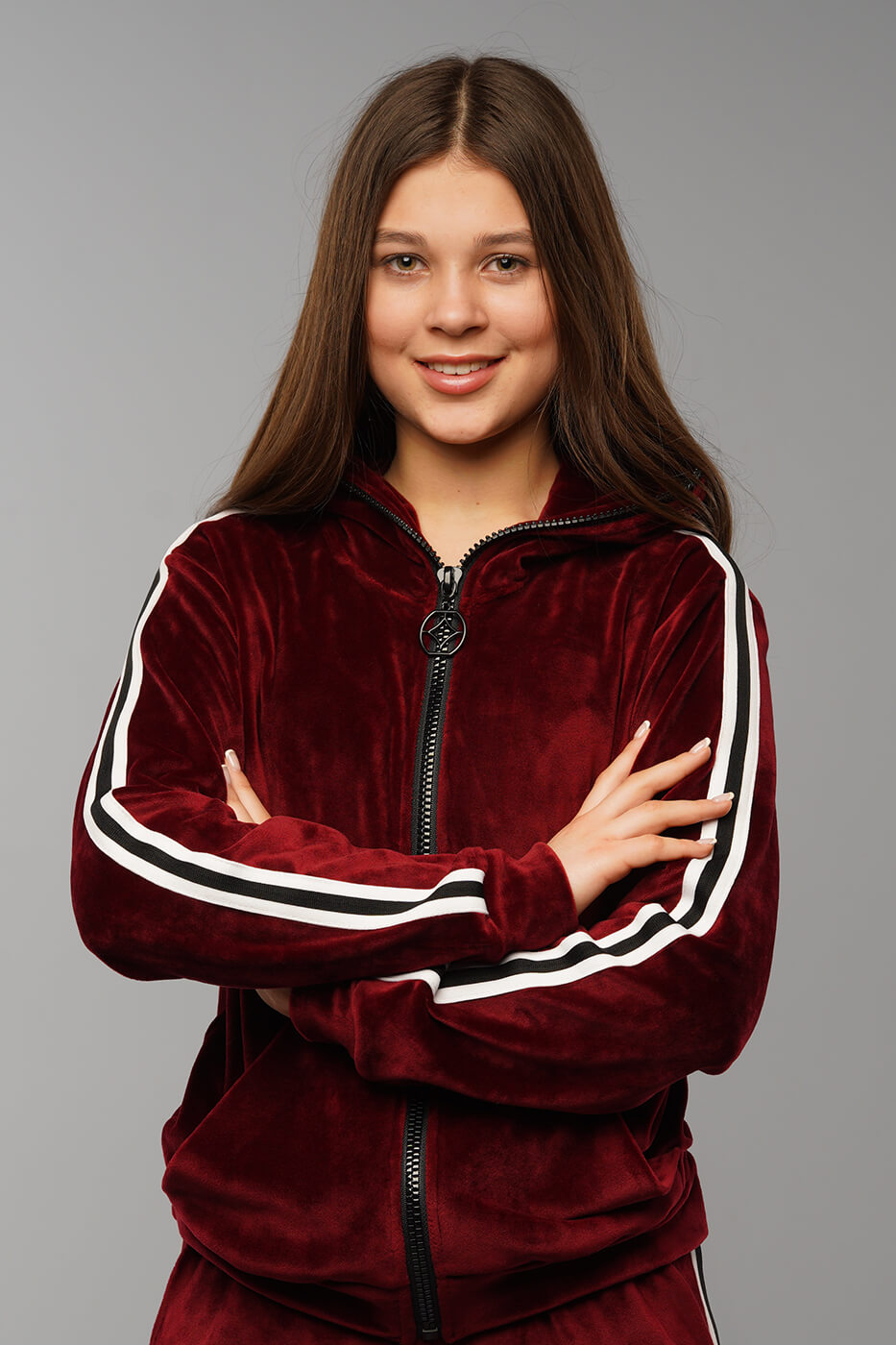 velyurovyj-kostyum-dlya-devochki-nikol-bordovyj2