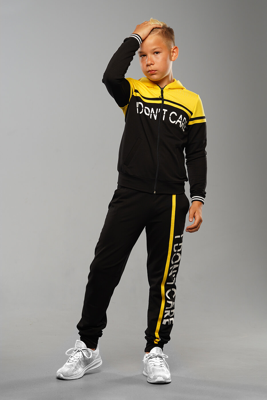 podrostkovyj-sportivnyj-kostyum-a-malchika-sasha-cvet-zheltyj-s-chernym1